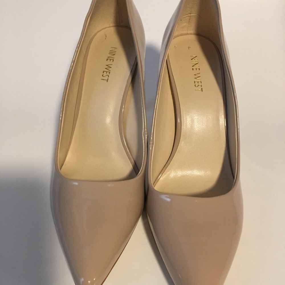Nine West Tan Heels - Picture 3 of 5